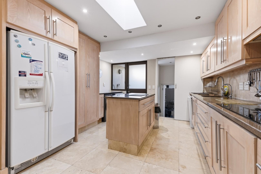 4 Bedroom Property for Sale in Fresnaye Western Cape